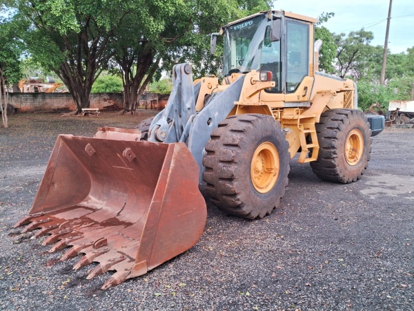 Pá Carregadeira Volvo L110F ano 2009