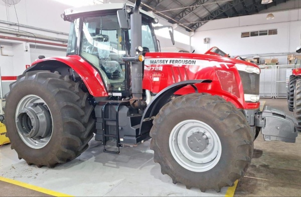 Trator Massey Ferguson 7722 ano 2022
