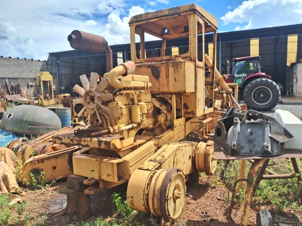 Motoniveladora HUBER WARCO 140S ano 1978