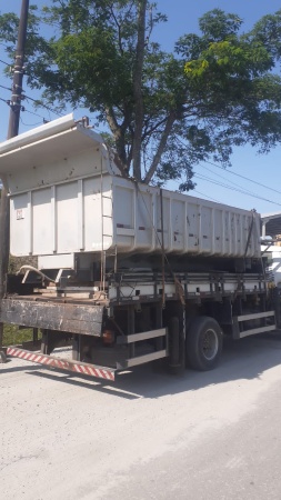 Carroceria Rodotec Caçamba de caminhão truck ano 2010