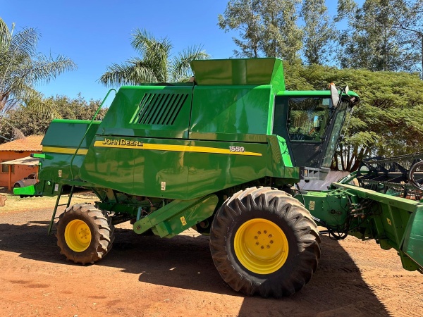Colheitadeira John Deere 1550 ano 2006 - 1550 - Máquinas Agrícolas