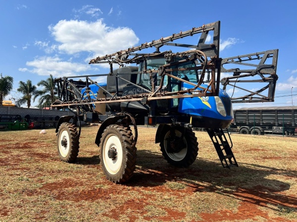 Pulverizador Autopropelido New Holland SP2500 ano 2015