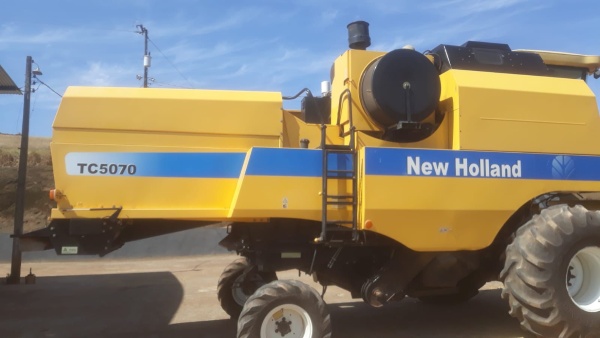 Colheitadeira New Holland TC 5070