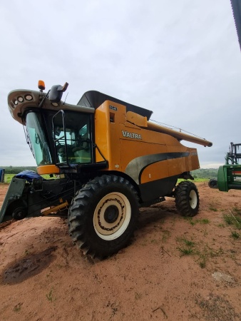 Colheitadeira Valtra BC 7500 ano 2013