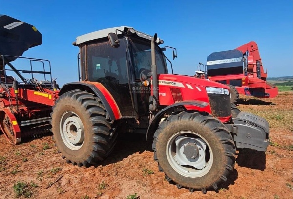 Trator Massey Ferguson MF 6712 ano 2022
