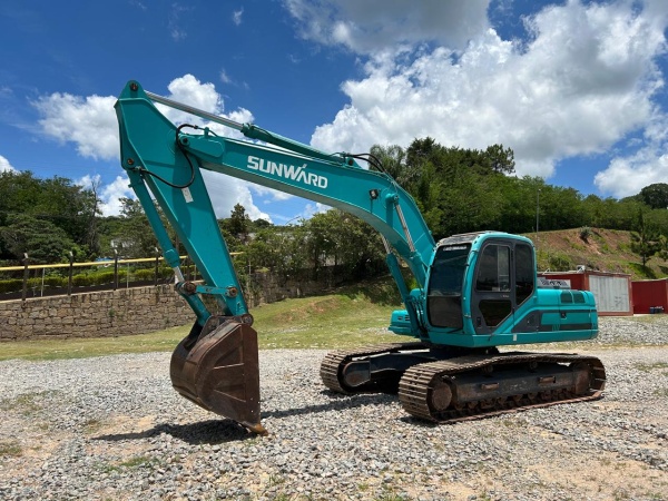 Escavadeira Sunward SWE 230B ano 2010