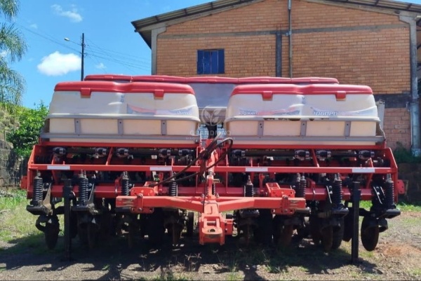 Plantadeira Jumil Magnum 3060PD ano 2017