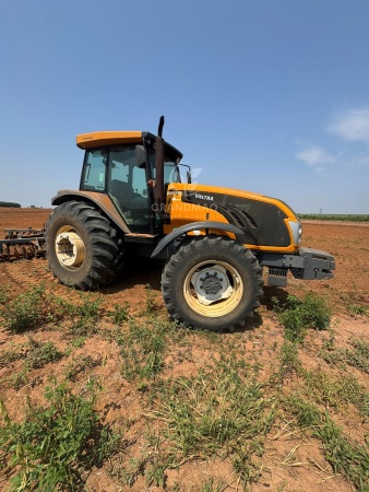 Trator Valtra BM125i ano 2015 - BM125i - Máquinas Agrícolas