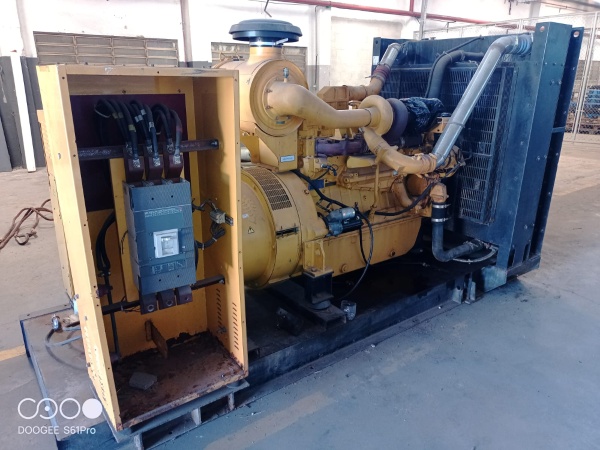Gerador de Energia Cummins 500 kVA ano 2010