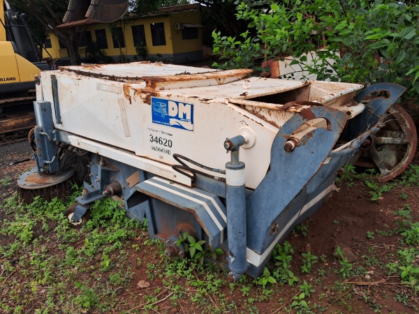 Peça Outros  Vassoura mecânica DM modelo VCR 1600 ano 2015