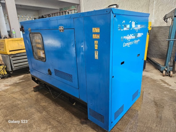 Gerador de Energia Olympian 55 kVA ano 2010