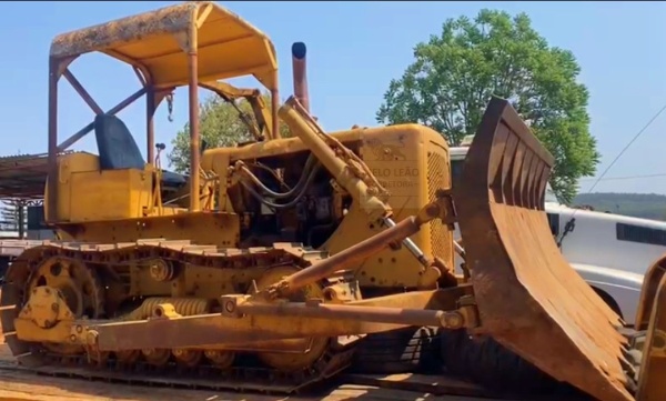 Trator de Esteira Caterpillar D4D ano 1976