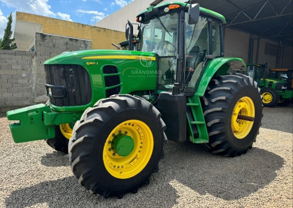Trator John Deere 6180J ano 2013 - 6180J - Máquinas Agrícolas