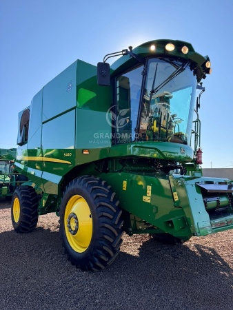 Colheitadeira John Deere S440 ano 2022