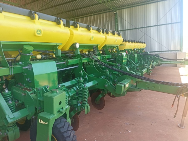 Plantadeira John Deere 1111 ano 2022