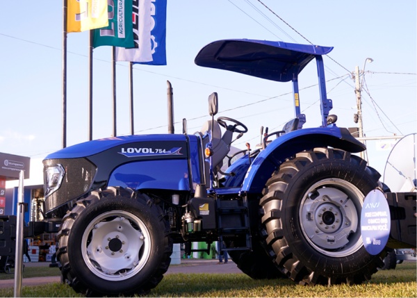 Trator LOVOL TH 754 ano 2024