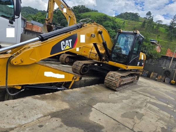Escavadeira Caterpillar 320D ano 2010
