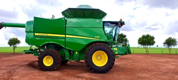 Colheitadeira John Deere S780