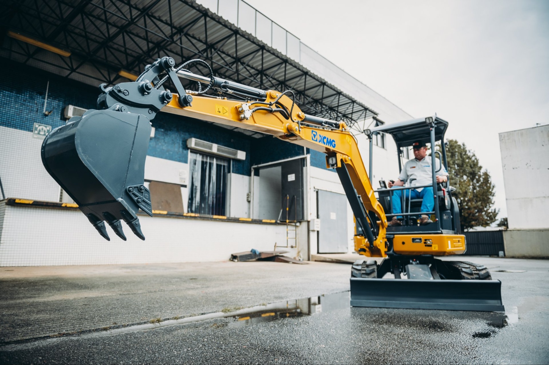 Mini Escavadeira XCMG XE27U ano 2025