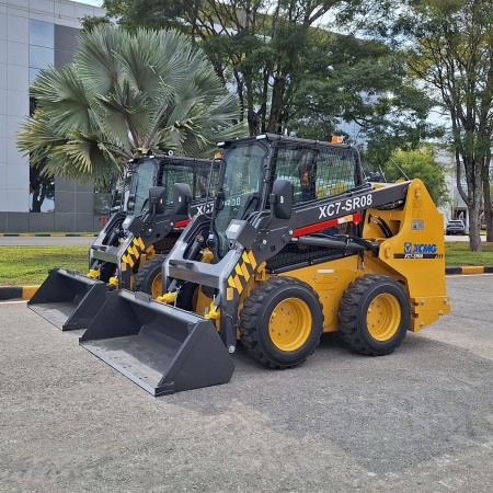 Mini Carregadeira XCMG XC7-SR08 ano 2025