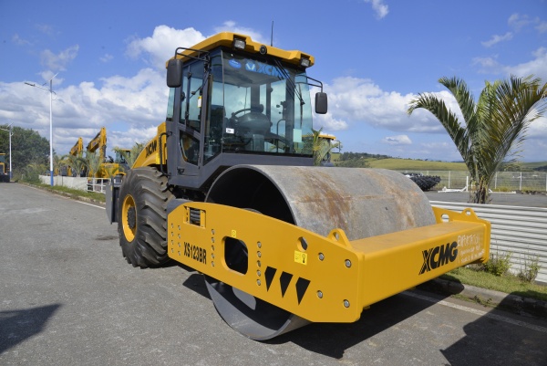 Rolo Compactador XCMG XS123BR ano 2025