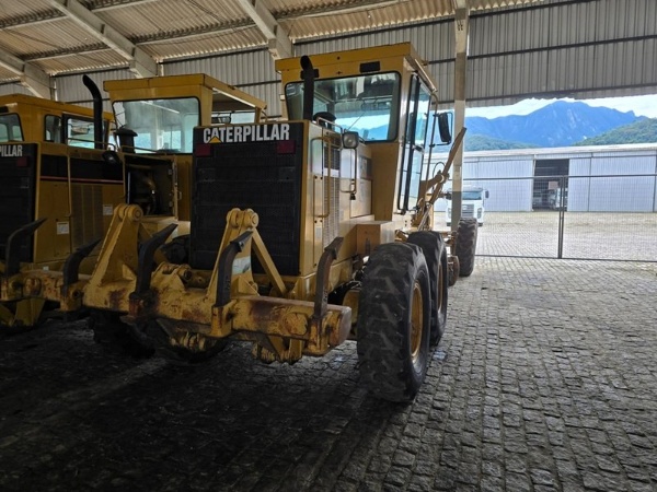 Motoniveladora Caterpillar 120H ano 2001