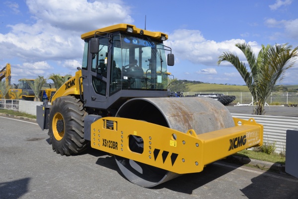 Rolo Compactador XCMG XS123BR ano 2025