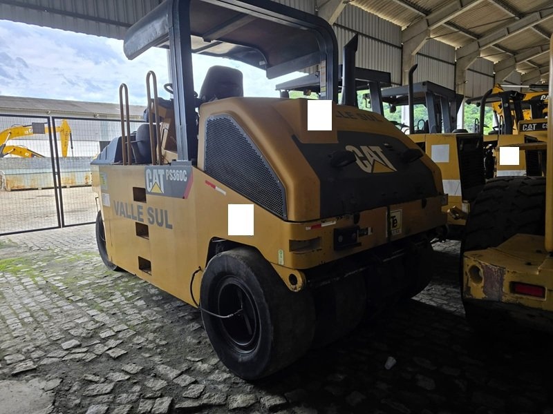 Rolo Compactador Caterpillar PS360C ano 2011