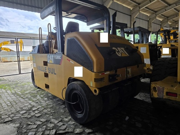 Rolo Compactador Caterpillar PS360C ano 2011