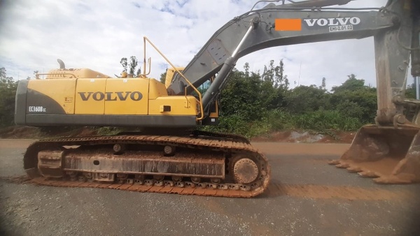 Escavadeira Volvo EC360BLC ano 2012
