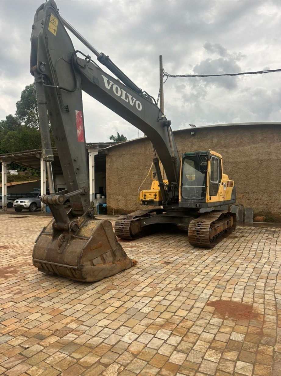 Escavadeira Volvo EC240BLC ano 2008