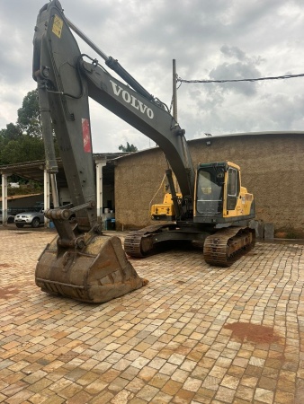 Escavadeira Volvo EC240BLC ano 2008