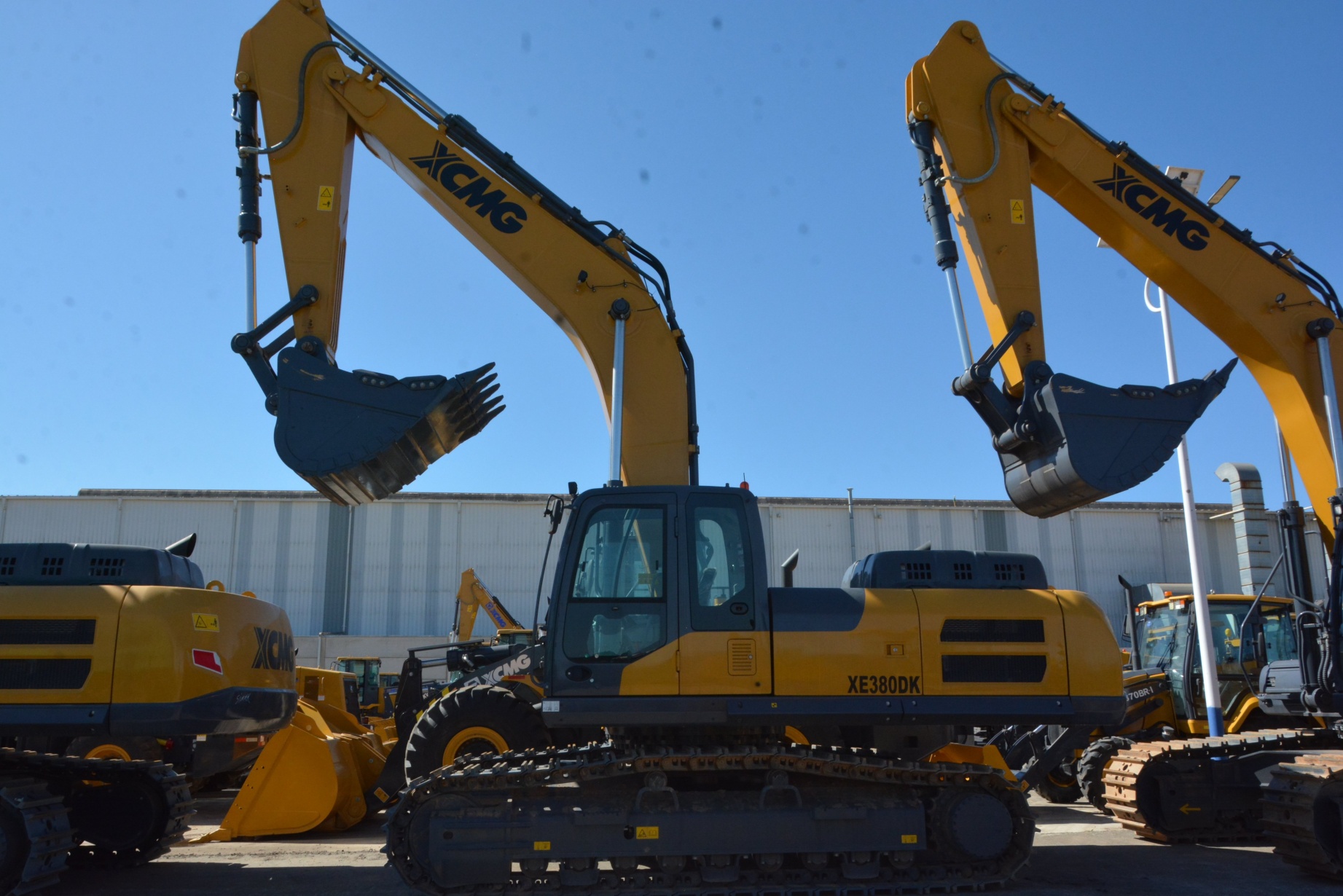 Escavadeira XCMG XE380DK ano 2025