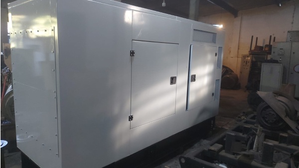 Gerador de Energia Caterpillar 180 kVA ano 2010