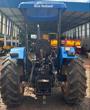 Trator New Holland TL 75 ano 2009