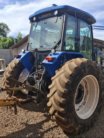 Trator New Holland tl 85 ano 2004