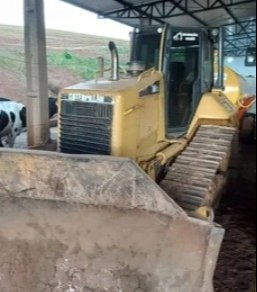 Trator de Esteira Caterpillar D6N ano 2004