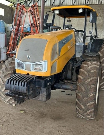 Trator Valtra BM125i ano 2008