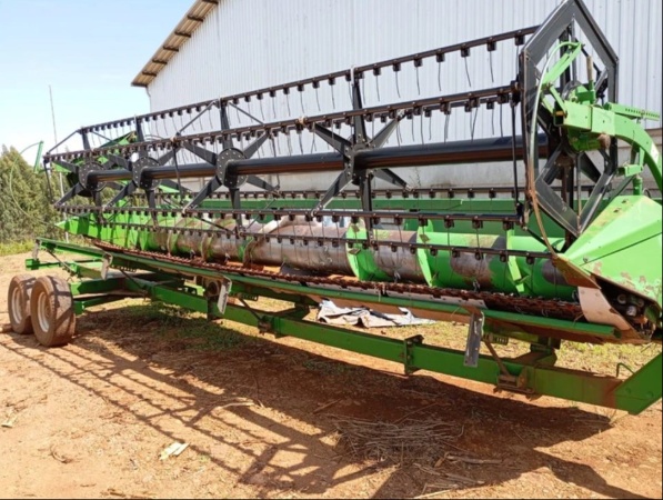 Colheitadeira John Deere 1175 ano 2010 - 1175 - Máquinas Agrícolas