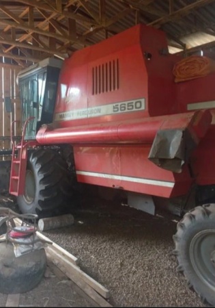 Colheitadeira Massey Ferguson MF 5650 ano 2004