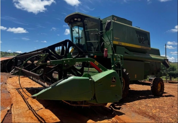 Colheitadeira John Deere 1175 ano 2015