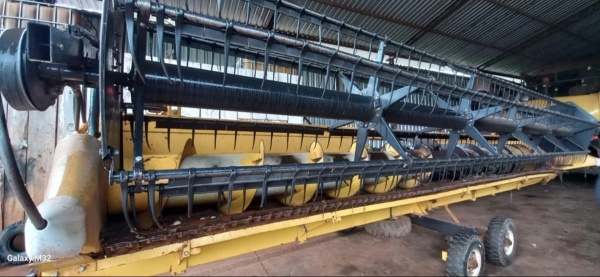 Colheitadeira New Holland CR 6080 ano 2015