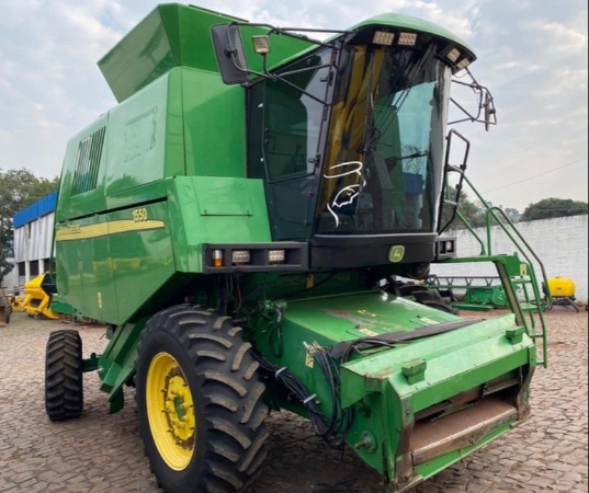 Colheitadeira John Deere 1550 ano 2004 - 1550 - Máquinas Agrícolas