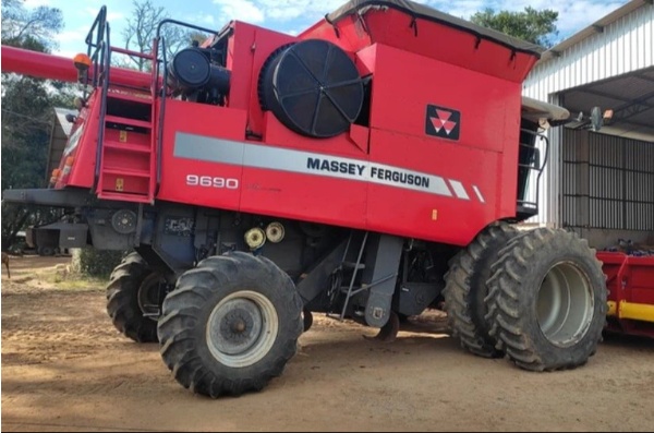 Colheitadeira Massey Ferguson MF 9690 ano 2010