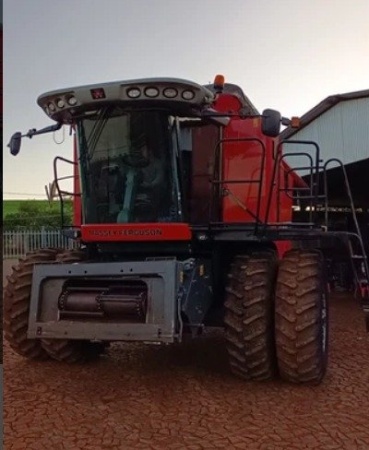Colheitadeira Massey Ferguson MF 9690 ano 2012
