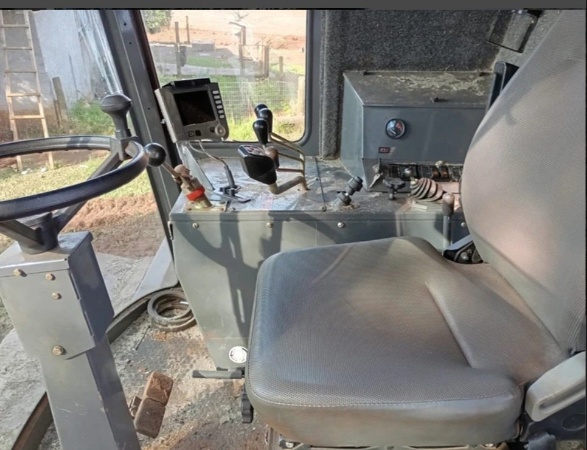 Colheitadeira Massey Ferguson MF 5650 ano 2010 - MF 5650 - Máquinas Agrícolas
