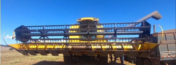 Colheitadeira New Holland TC 5090   ano 2008