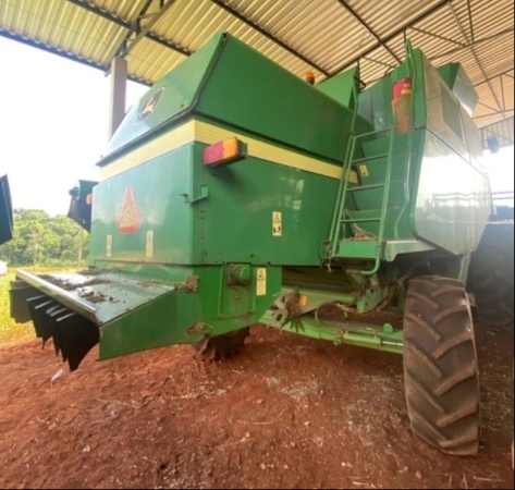 Colheitadeira John Deere 1550 ano 2009