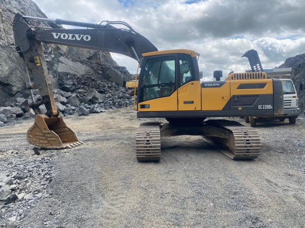Escavadeira Volvo EC220DL ano 2020