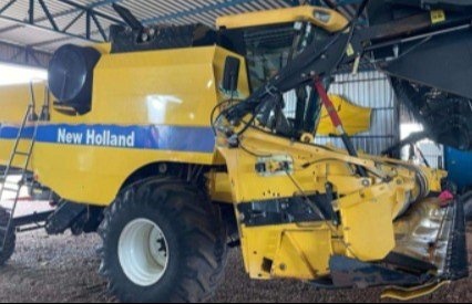 Colheitadeira New Holland TC 5070 ano 2012